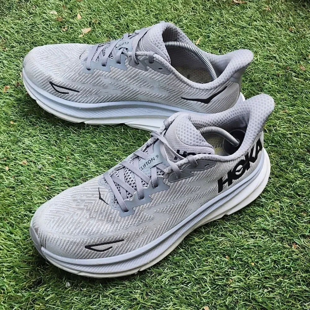 HOKA CLIFTON 9 - Mens Atheltic Shoes - SIZE 9.5D ***no insloes ***